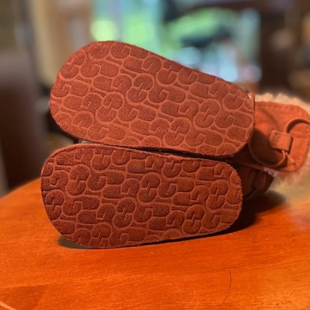 UGG Infant B00 Boots, Chestnut, Size Small